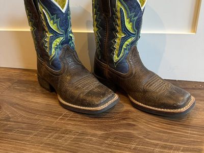 Ariat boots size 12 kids