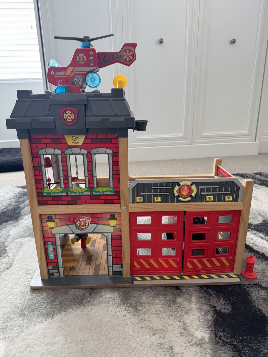 Hape Wood Fire Station