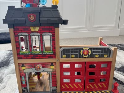 Hape Wood Fire Station