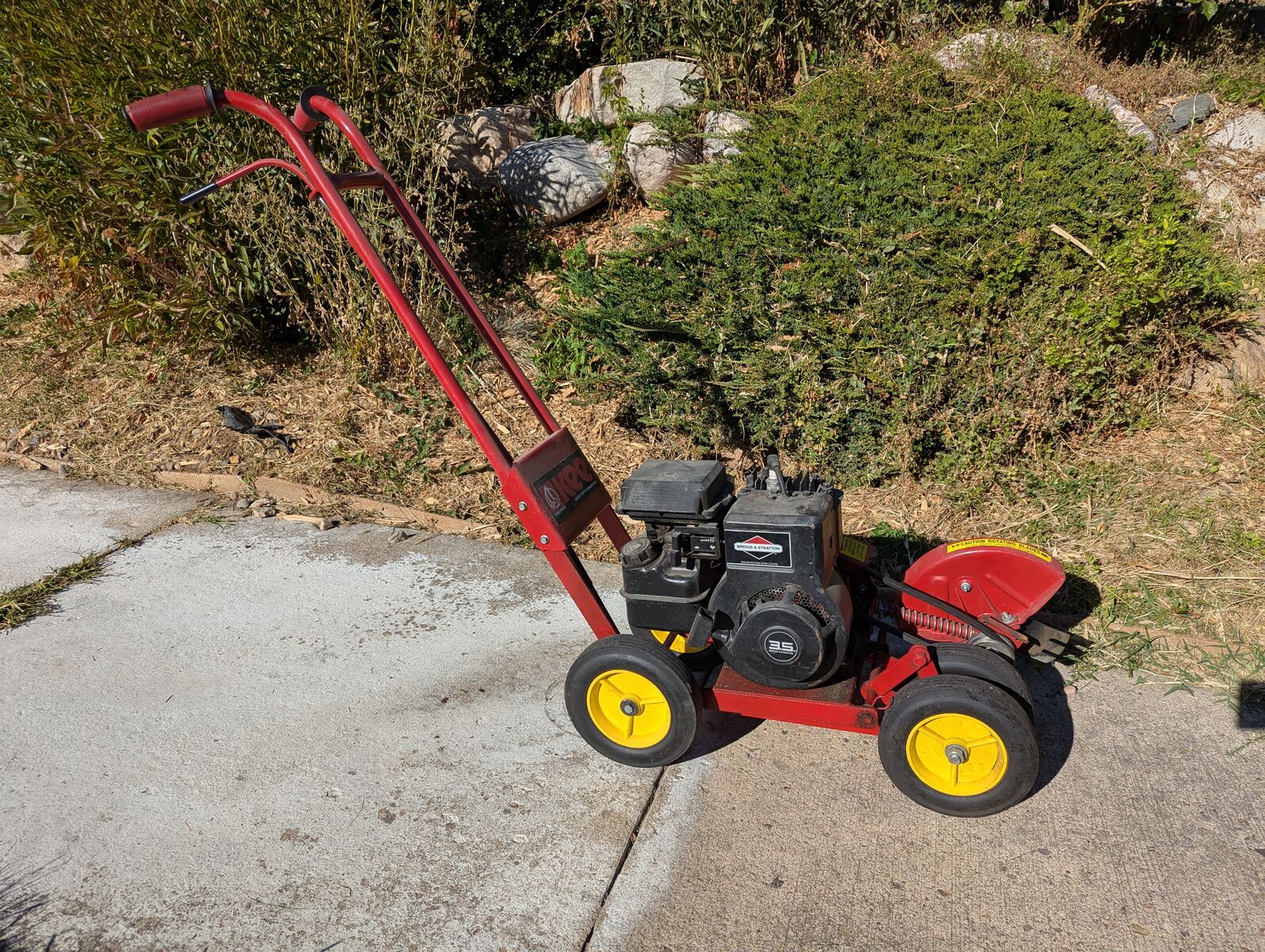 Kee Trailmate Heavy Duty Commercial lawn edger