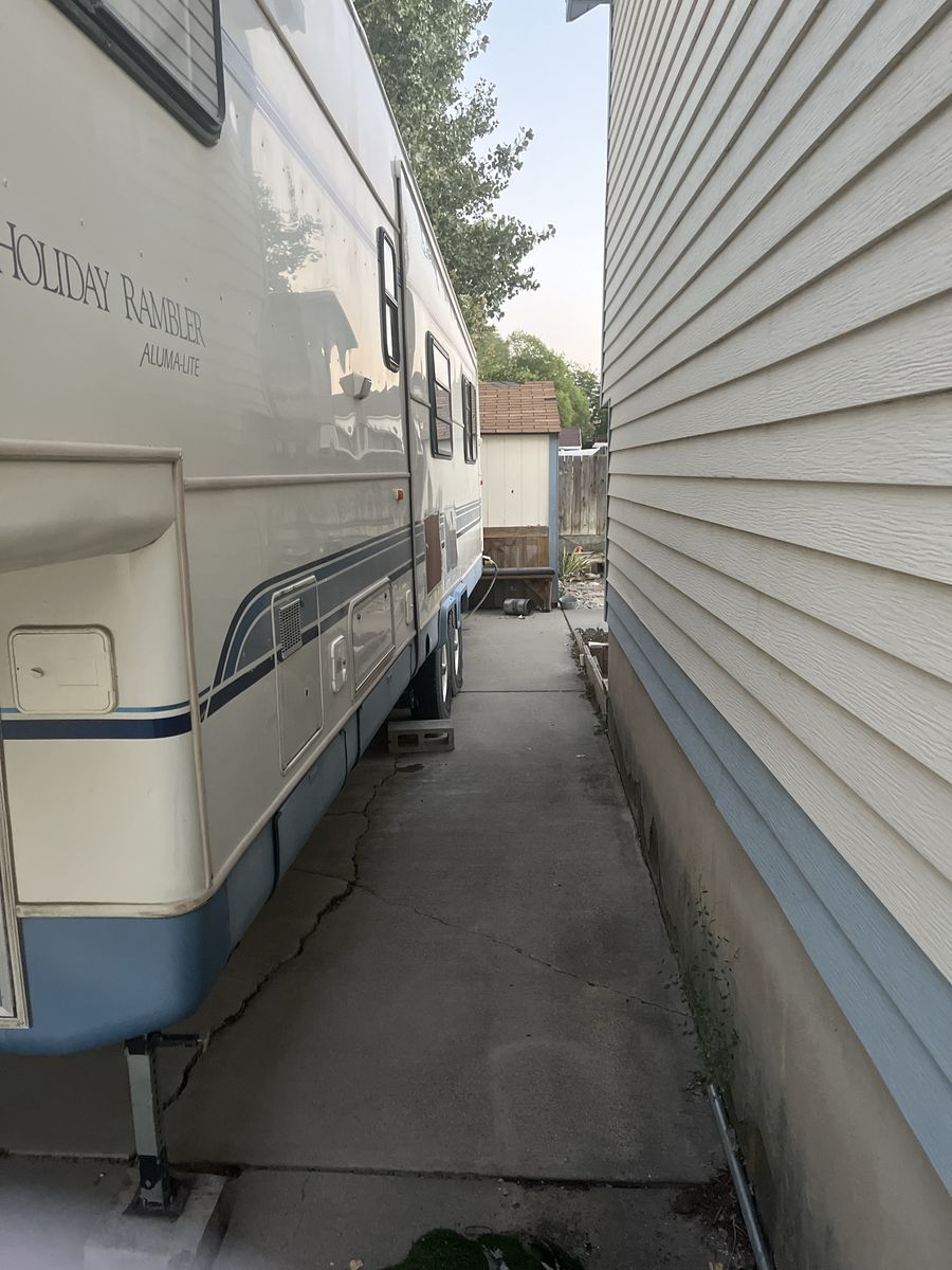 1996 Holiday Rambler 5th wheel 37 ft