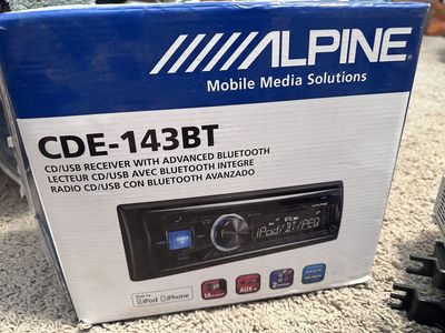 Alpine CDE-143BT CD/USB Receiver with Advanced Bluetooth for Mobile Media Solutions