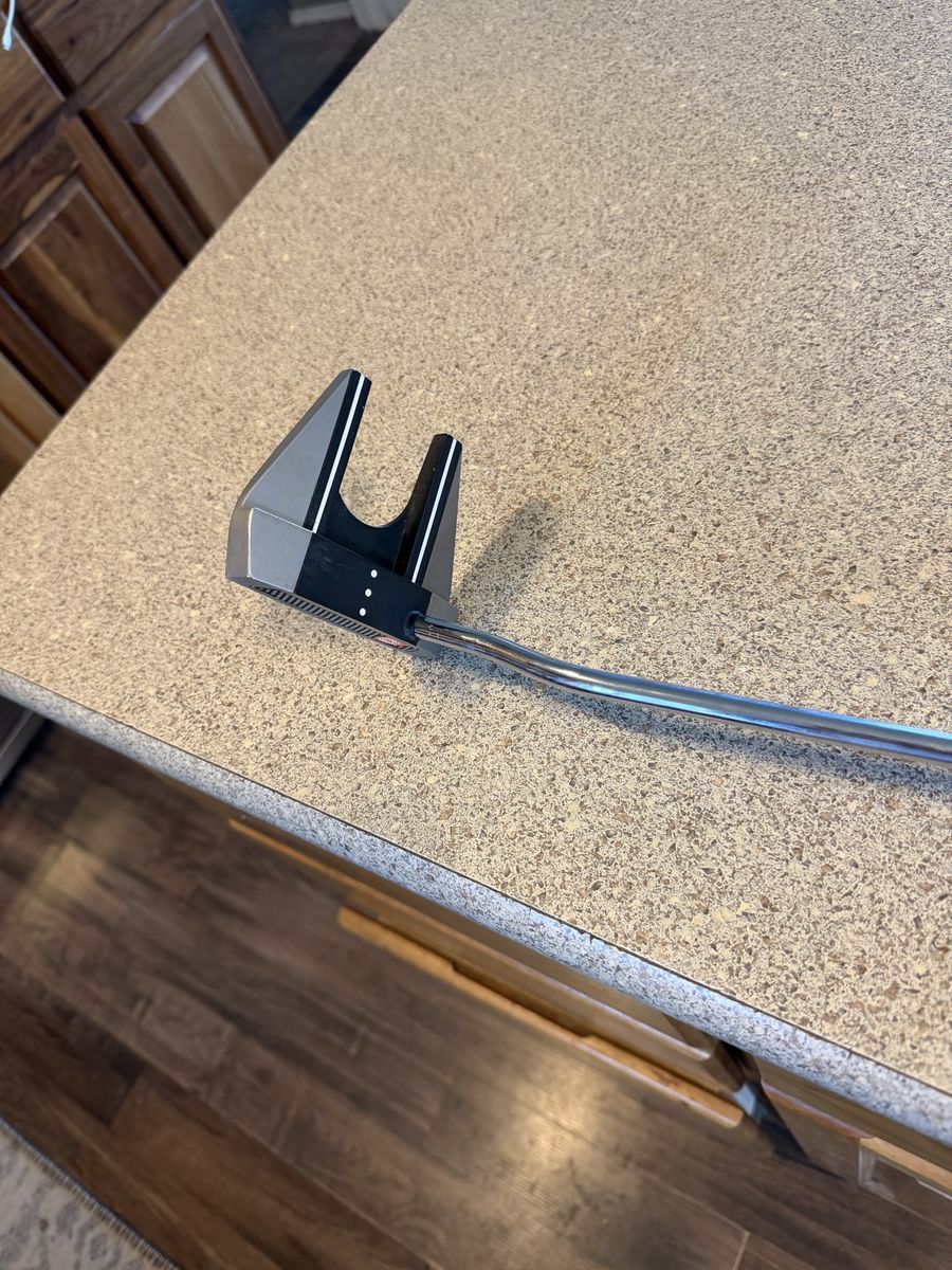 Odyssey microhinge putter w/ super stroke grip