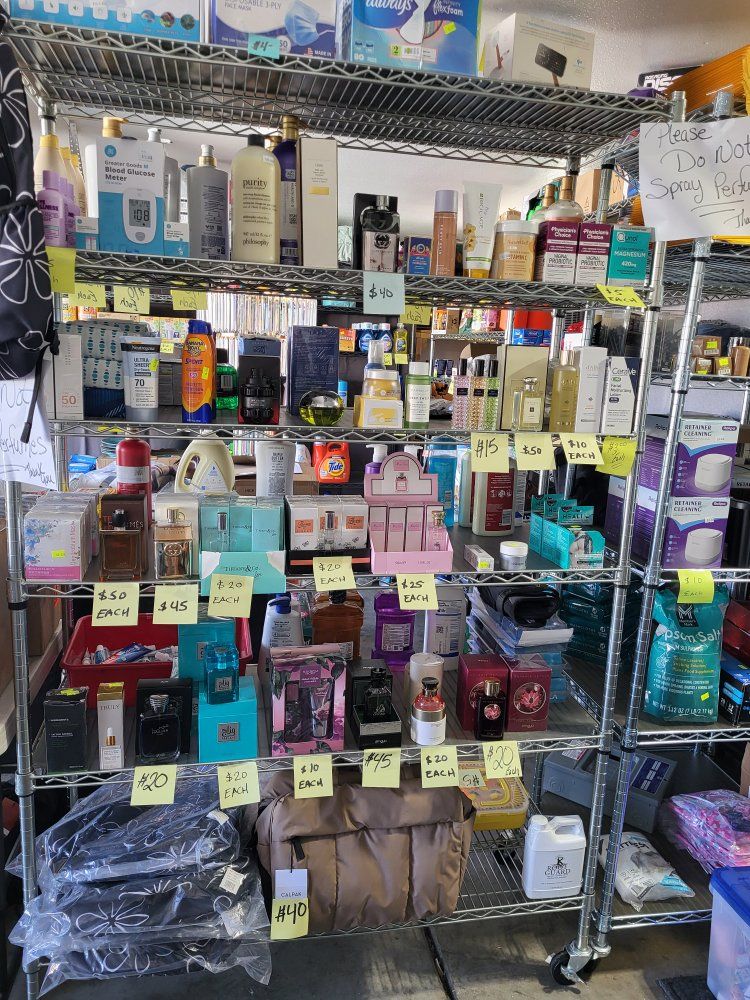Womens & Men's Perfumes & Cologne 
Dolce Gabbana, Gucci, Dior,Tiffany More**