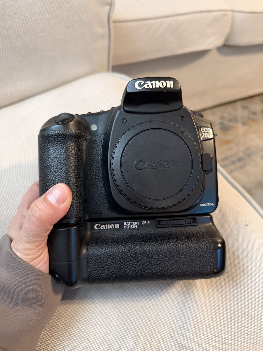 Used Canon EOS 20D DSLR w/BG-E2 Grip