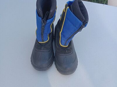 Boys Snow Boots Size 3