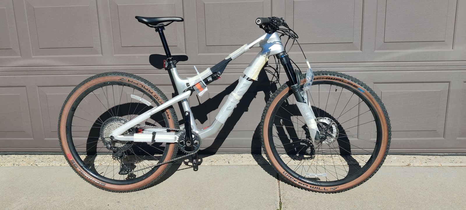 Brand New Canyon Lux Trail CF 6 Carbon Mountain Bike – $800 Off Retail Size: L