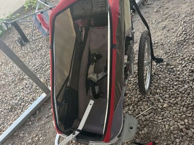 Child bike trailer