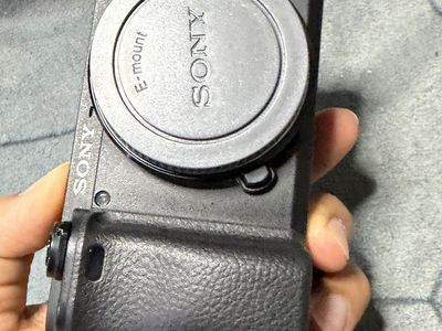 Sony a6400 body only for 675$