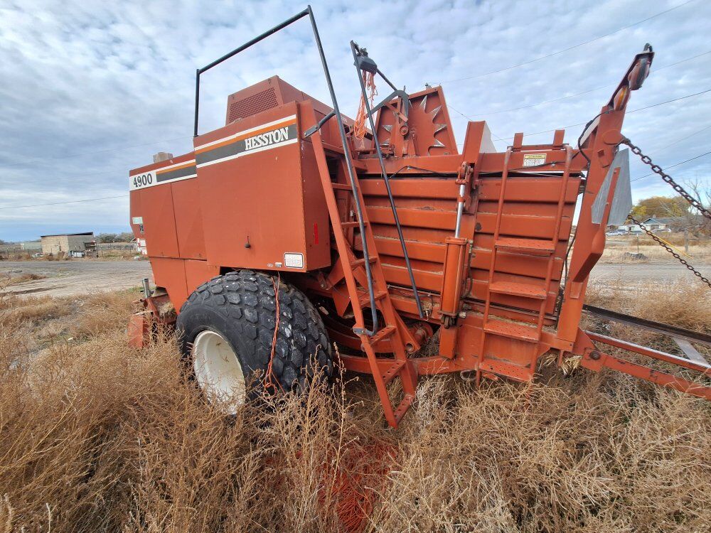 4900 4x4 baler