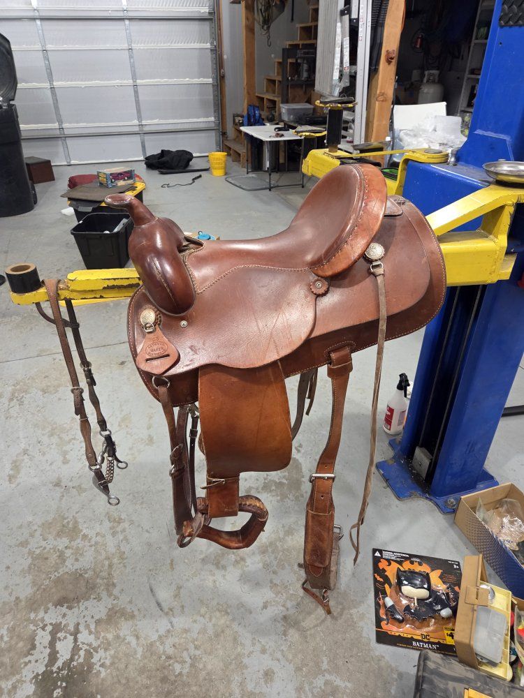 Action Co. Maker Western Saddle - Kinnet, TX - Brown Leather, Good Condition