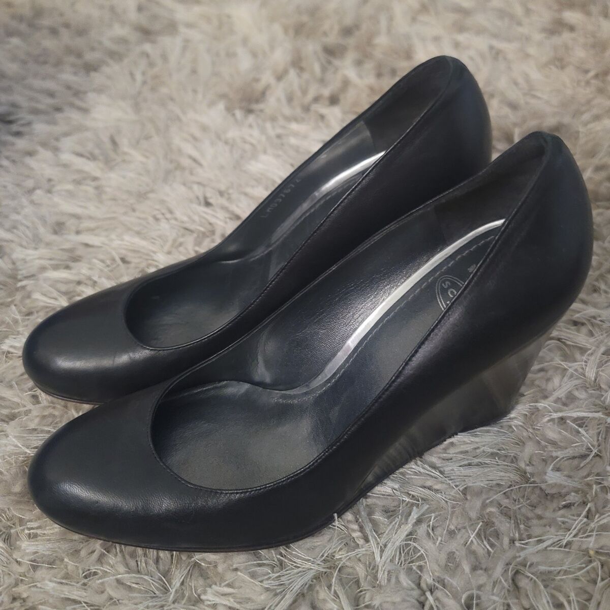 women size 8, black wedge heels