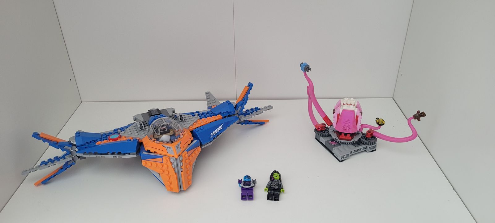 Lego Marvel Super heros set-missing 2 minifigures