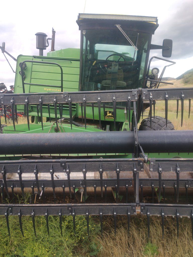 John Deere hillside 6622 Combine - Used