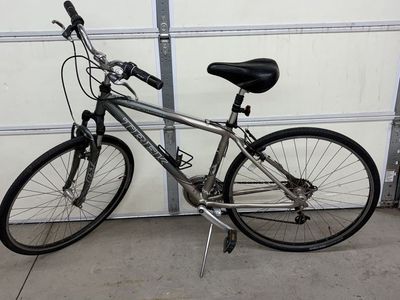 Trek 7100 Multitrack Road Commuter Bike.
