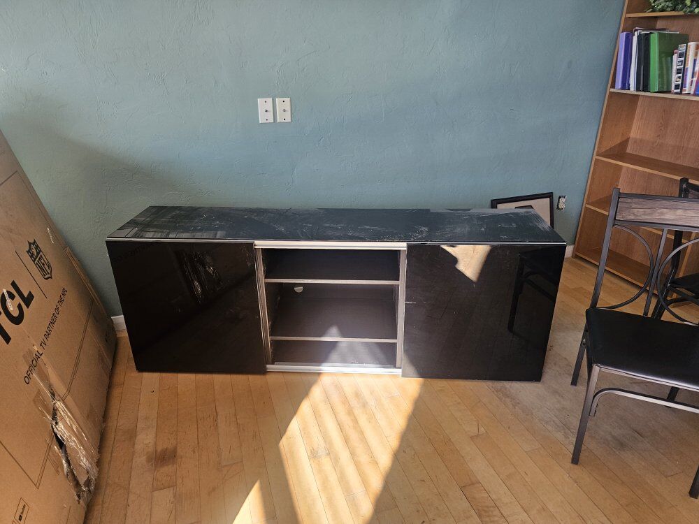 Entertainment Center/TV stand