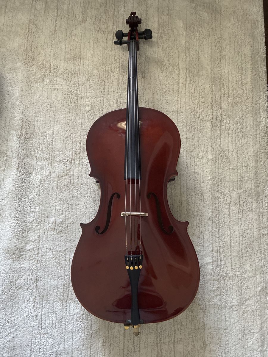 3/4 Cello with Bow and Soft Case - Excellent Condition