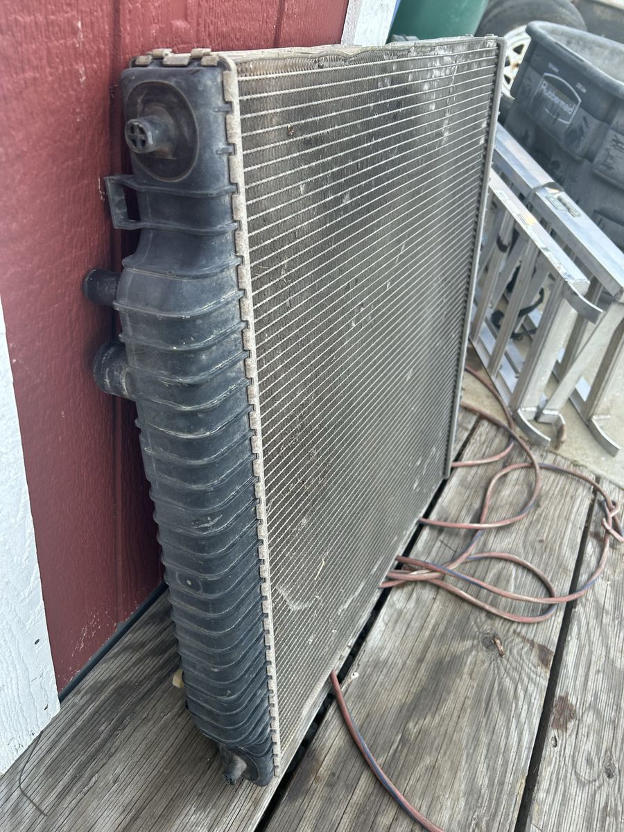 Radiator off of 2000 v10 Ford Excursion