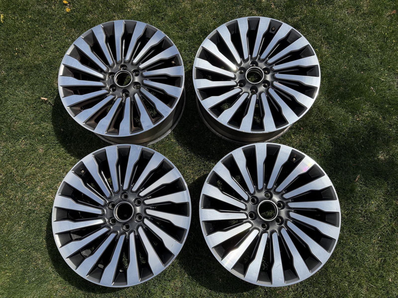 Lincoln Navigator 22" Wheels