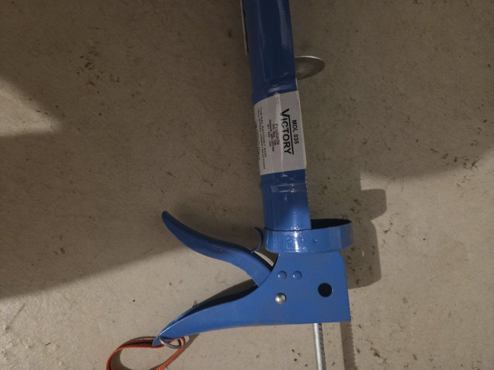 Victory Products Model 035 Blue Ratchet Rod Caulking Gun