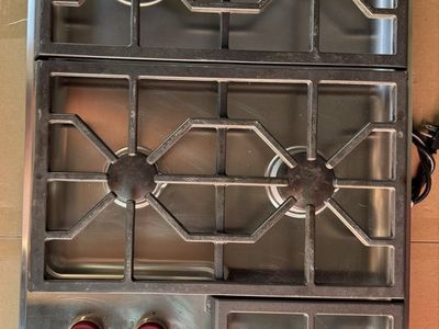 Wolf 36" Stainless Steel Gas Cooktop with 5 Burners & Red Knobs
