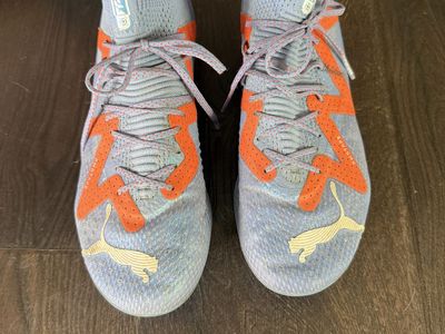 Puma Size 6 Soccer Cleats