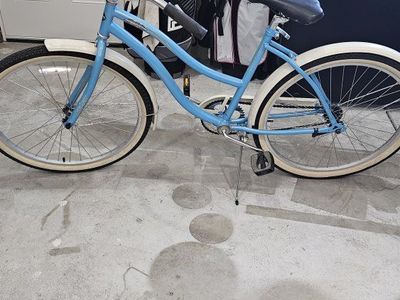 Baby Blue Huffy beach cruiser