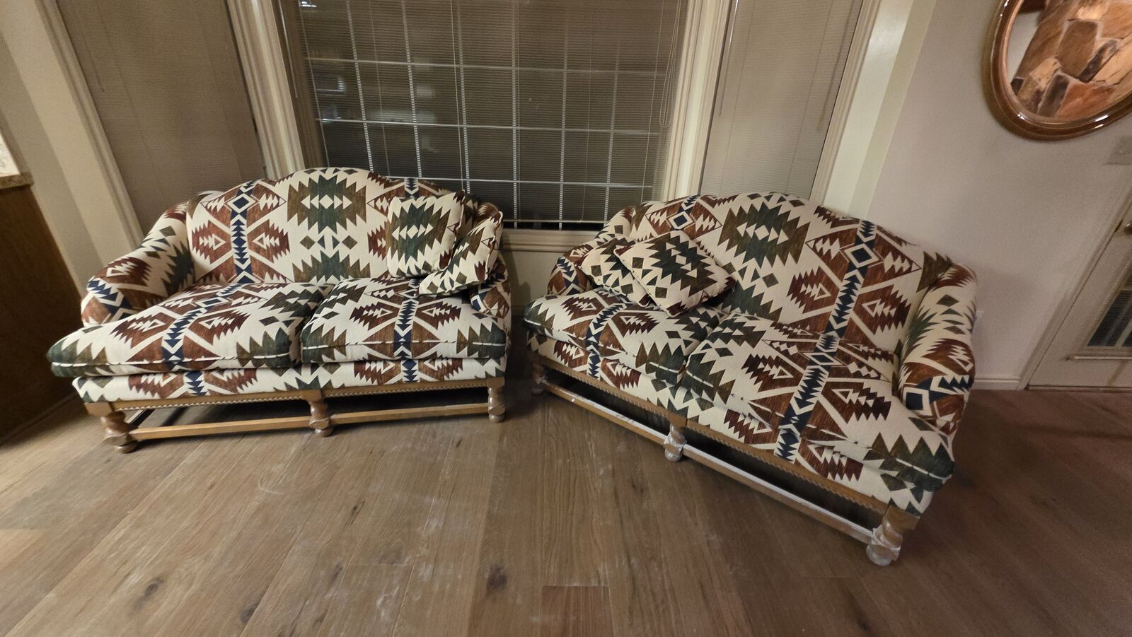 Beautiful Southwest style loveseat & related accesories