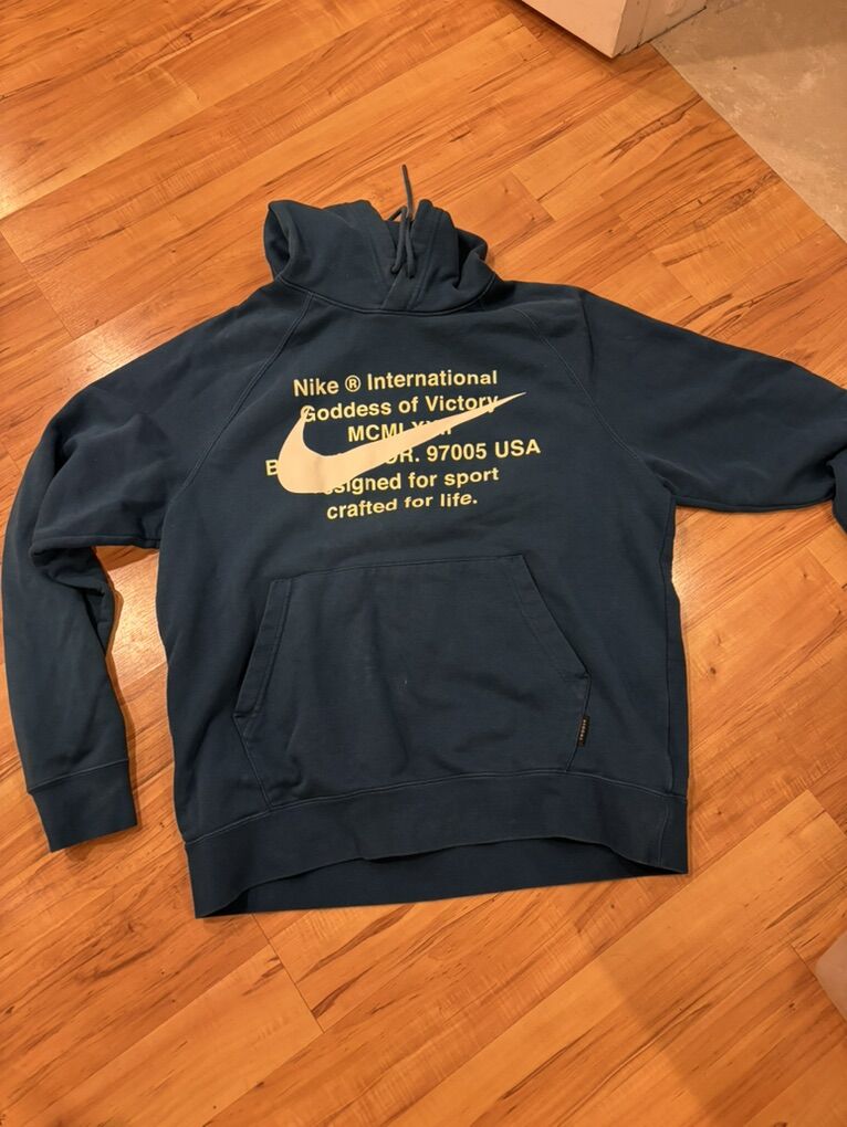 Nike Hoodie Size Large