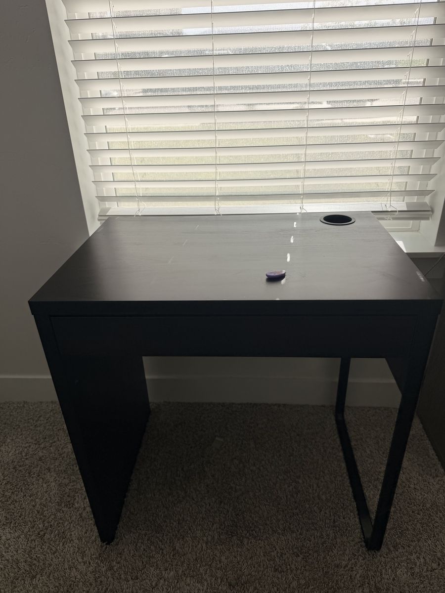 IKEA MICKE Desk - Black-Brown (28 3/4" x 19 5/8")