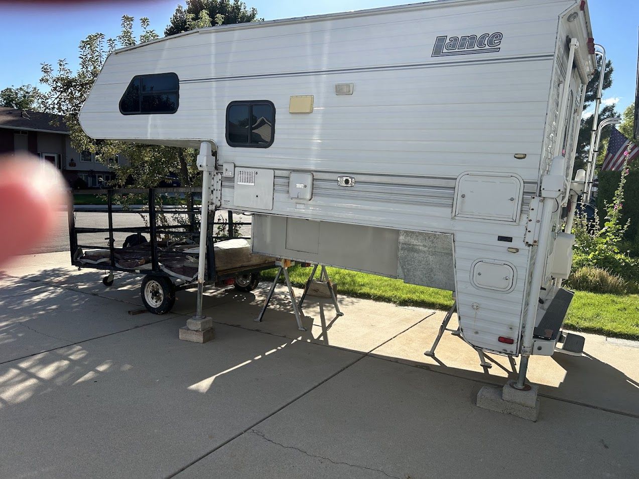 2004 Lance 9.5 ft Camper