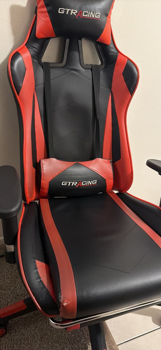 GTRACING Red and Black Gaming Chair with Headrest and Lumbar Pillows