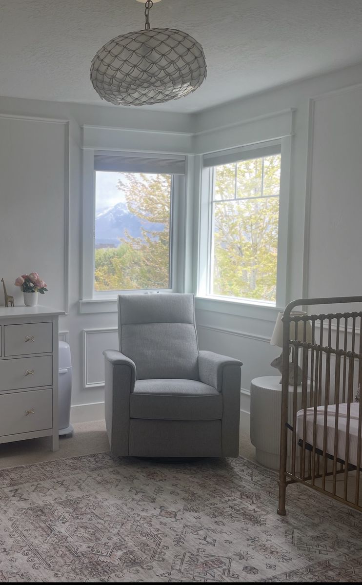 Nursery glider/reclining chair