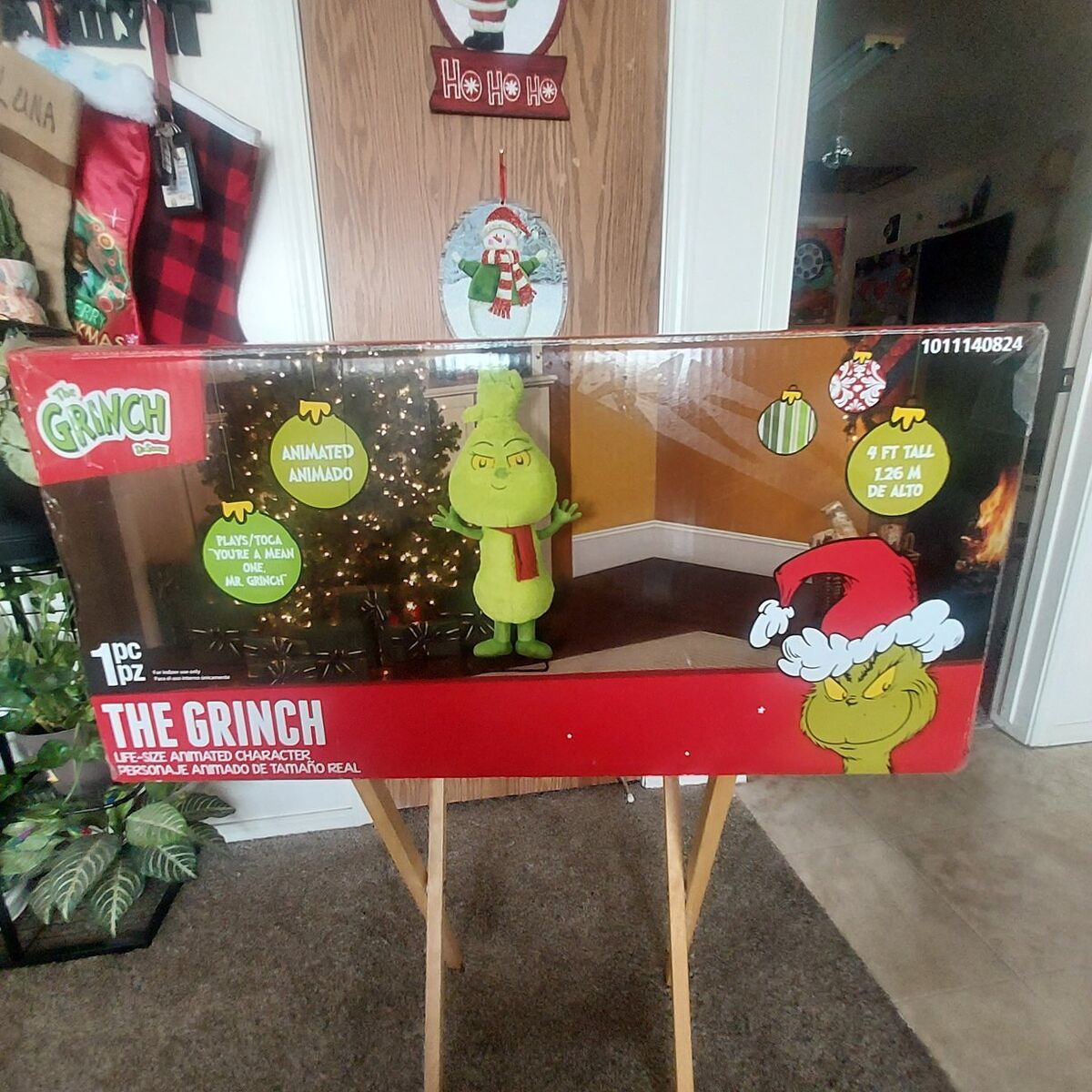 4 ft Animated Grinch Decoration (missing scarf)