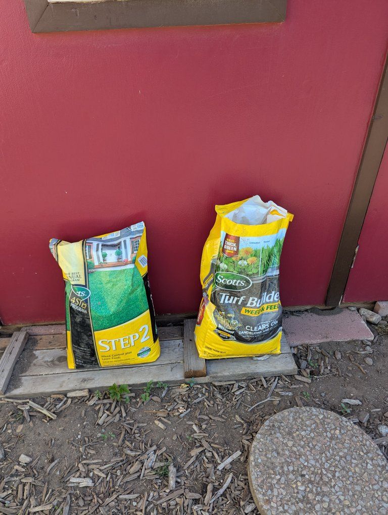 Scotts Turf Builder Weed & Feed Granules, Step 2, New (Open Bag)