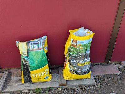 Scotts Turf Builder Weed & Feed Granules, Step 2, New (Open Bag)
