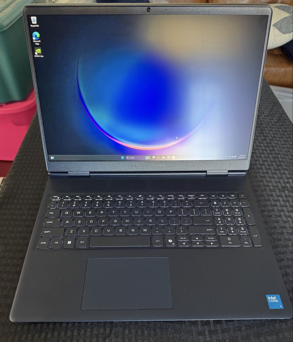 Alienware 16 Aurora Gaming Laptop (2025) – Core i9