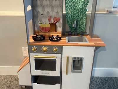 KidKraft Modern Play Kitchen Wooden Pretend Food Toy Set with Refrigerator, Oven, Stove, Sink