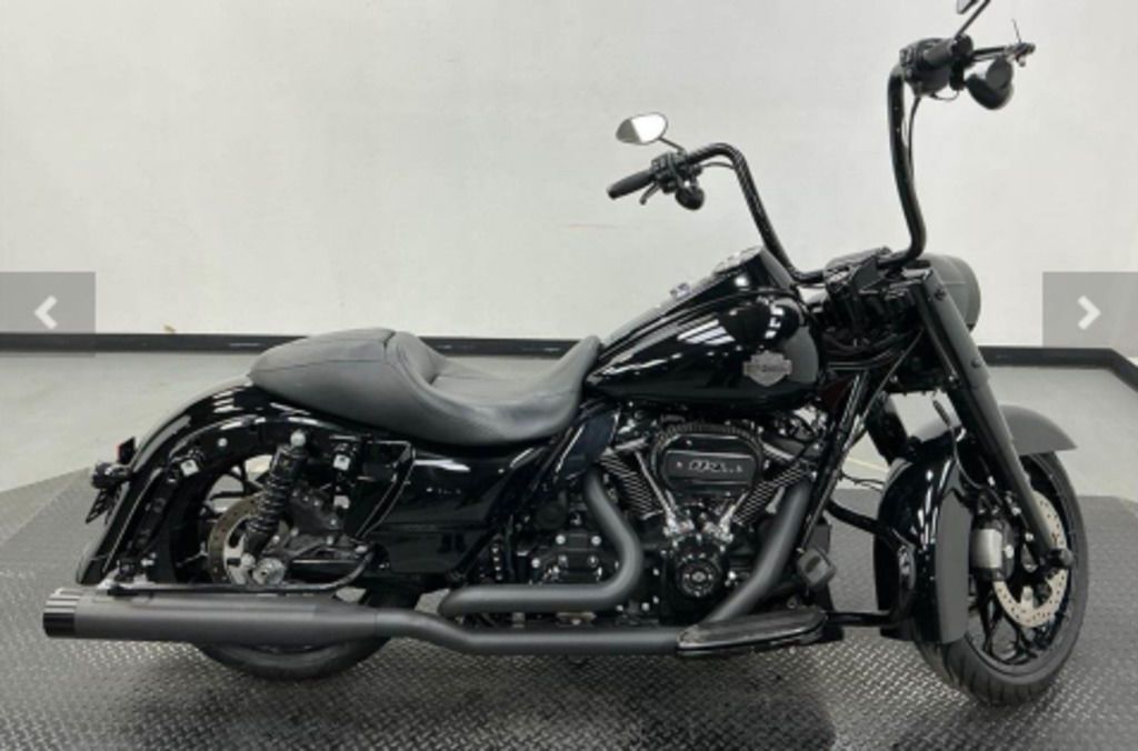 2022 Harley-Davidson® Road King Special Vivid Bla