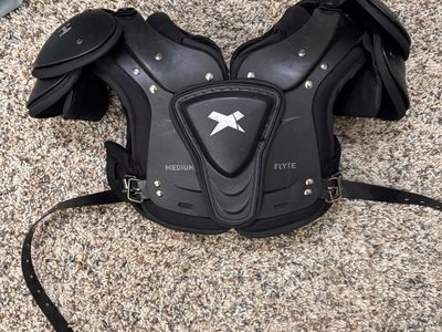 Xenith Flyte Football Shoulder Pads - Size Medium - Black