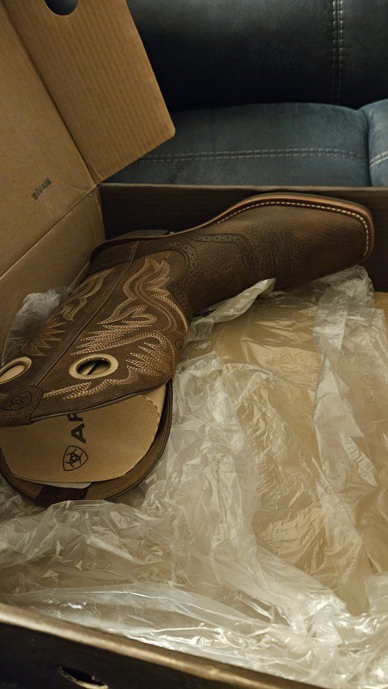 ARIAT BOOTS