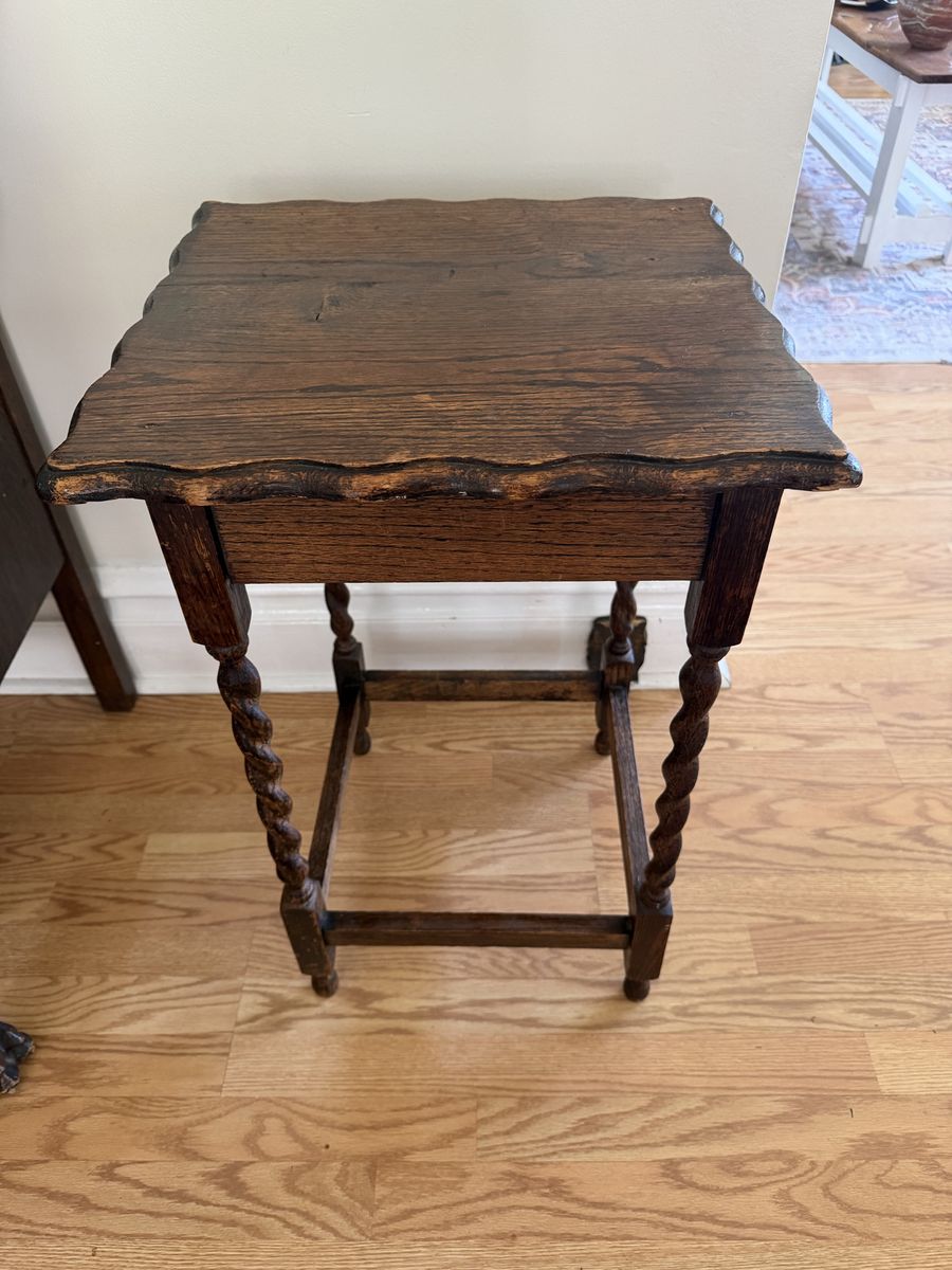 Vintage Scalloped Edge End Table with Barley Twist Legs - Dark Wood Side Table