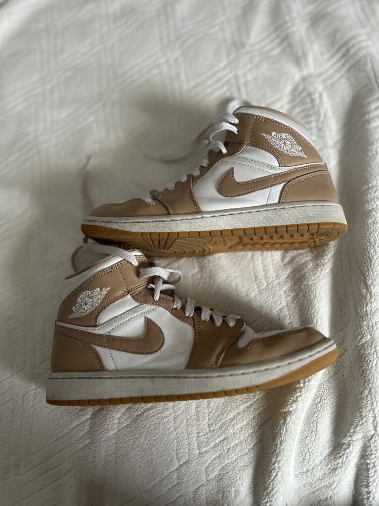 Jordan 1 Mid Tan Gum