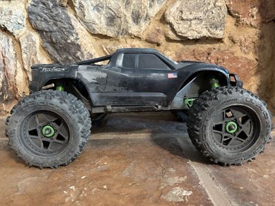 Traxxas maxx V2 RTR