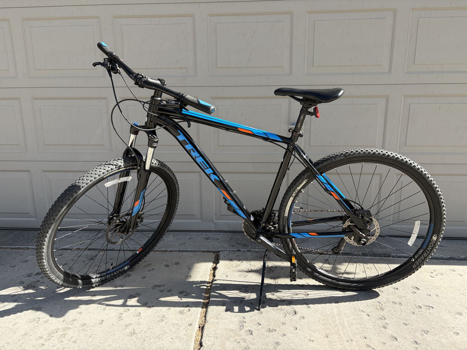 Trek Marlin 7 21.5 Frame 29" Tires Hardtail Mountain Bike