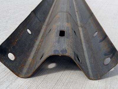 2 Ribbed Guardrail