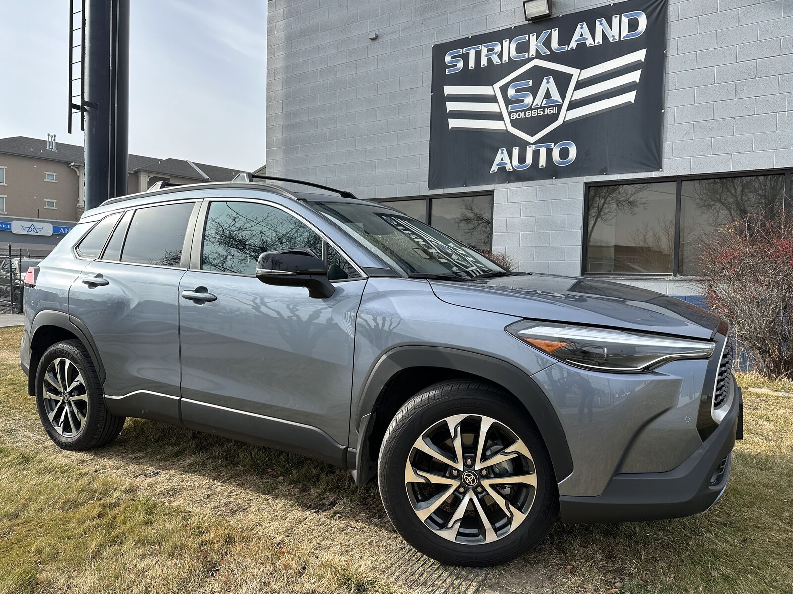 2025 Toyota Corolla Cross XLE