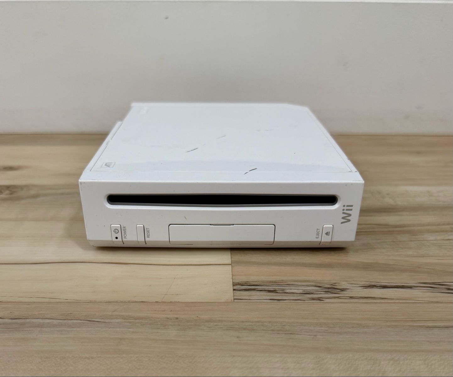 Main image 3