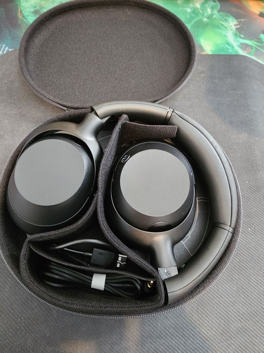 Sony ULT WEAR Wireless Over-Ear Noise-Canceling Headphones WHULT900N/B (Black)