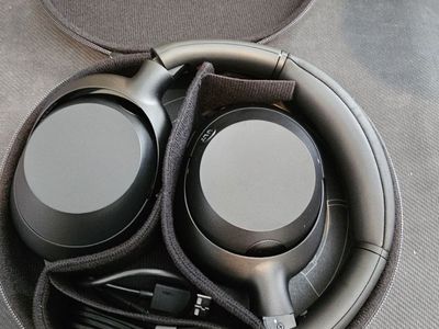 Sony ULT WEAR Wireless Over-Ear Noise-Canceling Headphones WHULT900N/B (Black)